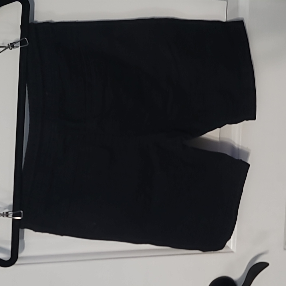 Shorts - Picture 2 of 5